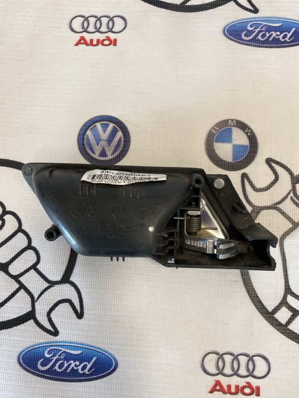 Ручка двери внутренняя задняя левая Volkswagen JETTA