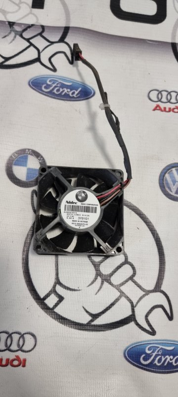 Вентилятор охлаждения отсека электроники BMW 750LiX 02/2014 F02 LCI N63N 6983075 Б/У