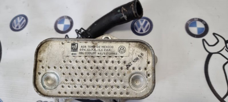 Радиатор масляный Volkswagen Passat b7 Passat b7 07K117021C Б/У