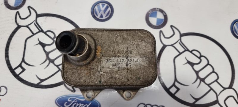 Радиатор масляный Volkswagen Passat 2018 B 8 usa 2.0 06J117021J Б/У
