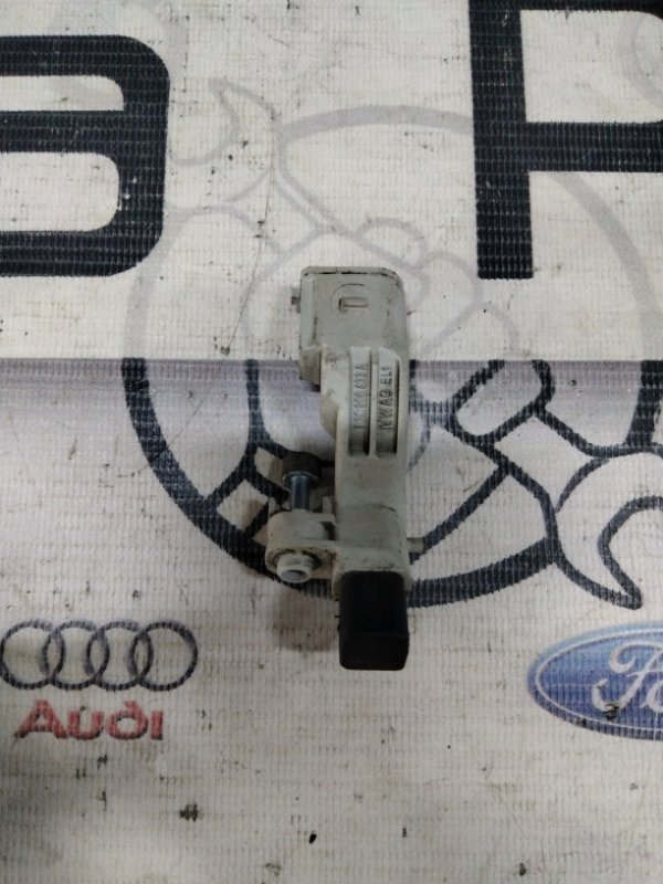 Датчик положения (оборотов) коленвала Volkswagen Passat 2013 SEDAN 2.0 TDI 03c906433a Б/У