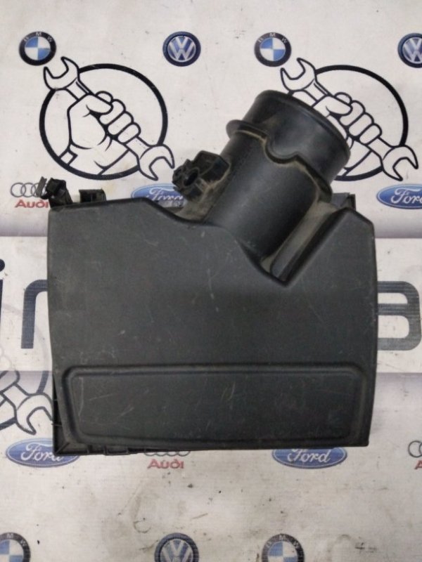 Корпус воздушного фильтра Ford FUSION ds739643ec Б/У