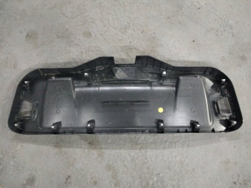 Накладка крышки багажника Jetta MK 7