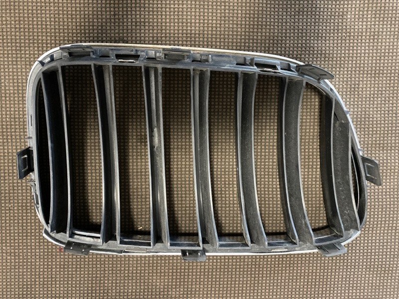 Решетка радиатора BMW X3