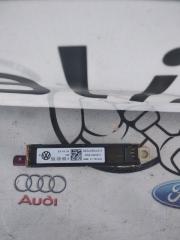 Усилитель антенны левый Volkswagen Passat 2012