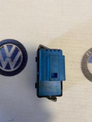 Кнопка центрального замка Volkswagen Passat b7