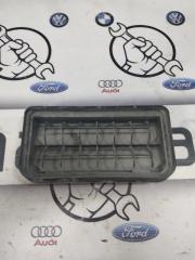Запчасть накладка вентиляційного клапана Audi A5