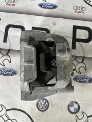 Подушка двигателя Volkswagen passat
